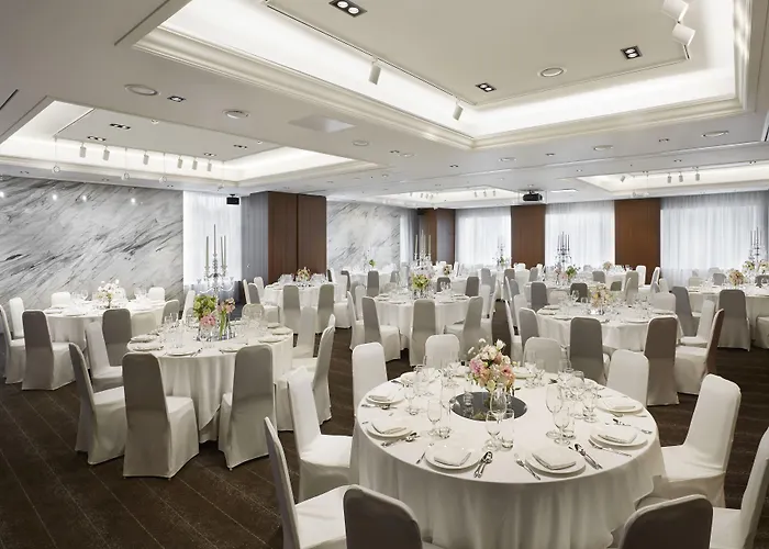 Oakwood Premier Coex Center 5*